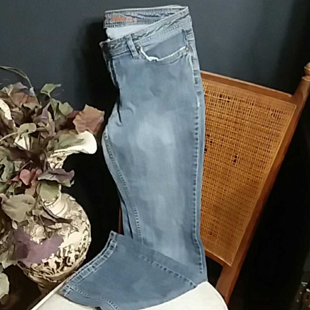 Squeeze Jeans - image 1